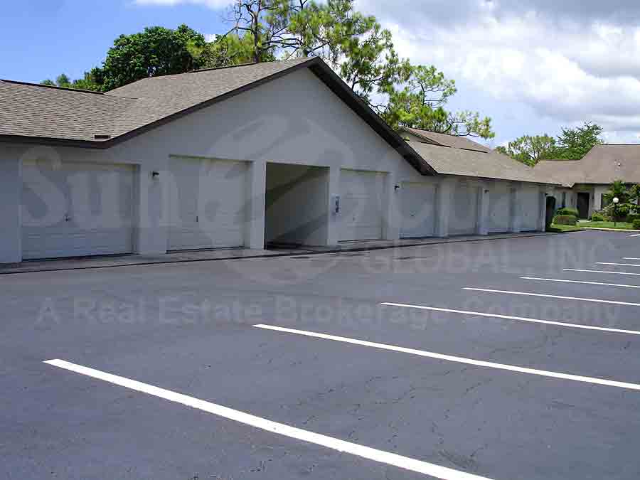 Deerwood Villas Detached Garages
